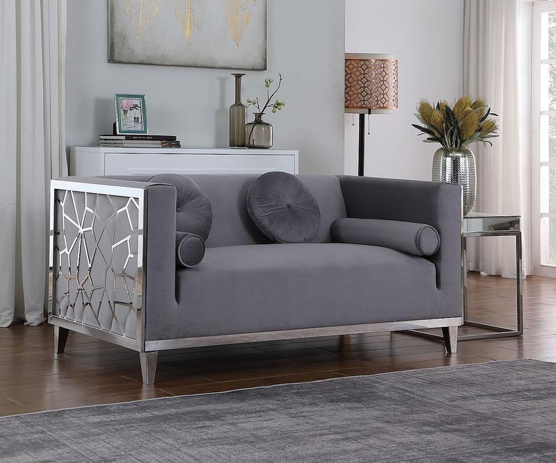 DERLENE LOVESEAT