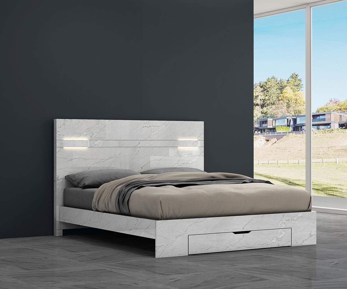 ZEKE KING BED