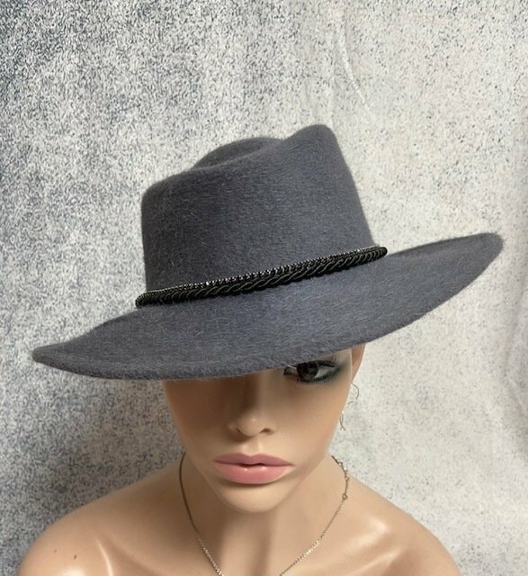 Damenhut Fedora mit breiter Krempe