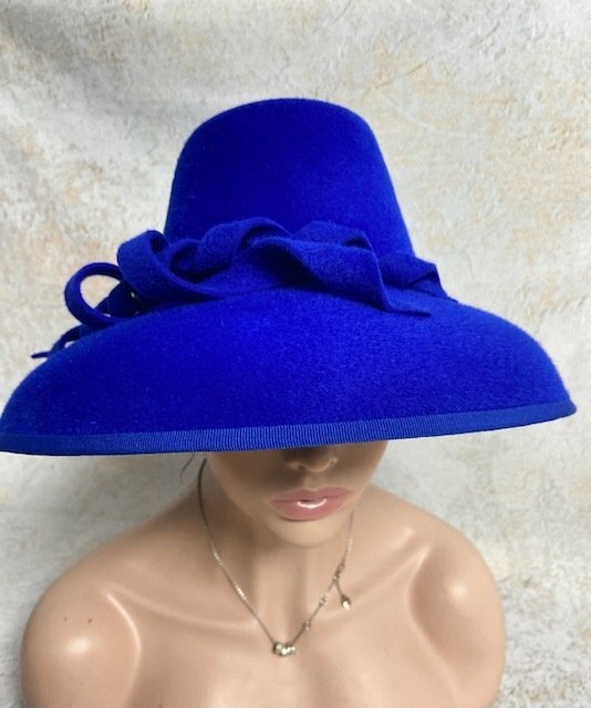 Damenhut im Stil der 1950er Jahre