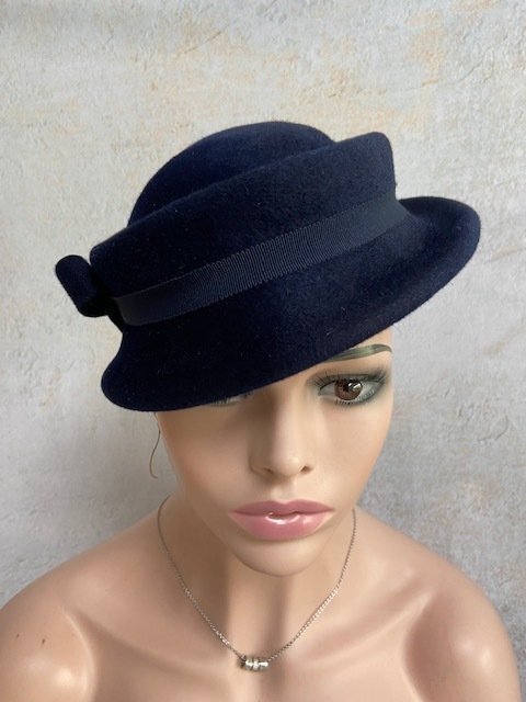 Damenhut im Stil der 1930er Jahre