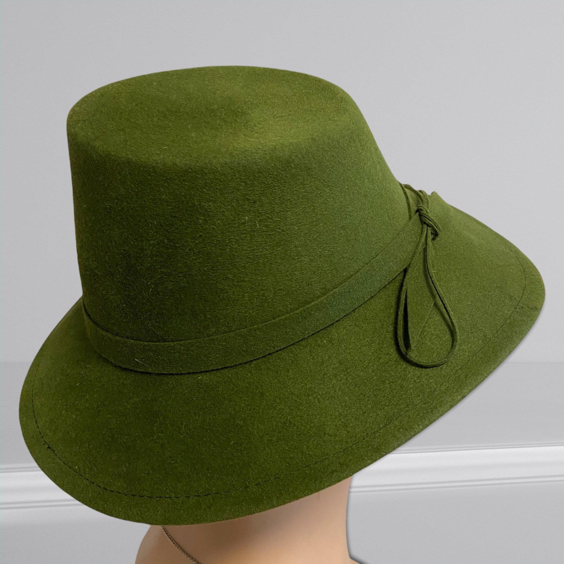 Fedora im Stile der 1940er Jahre