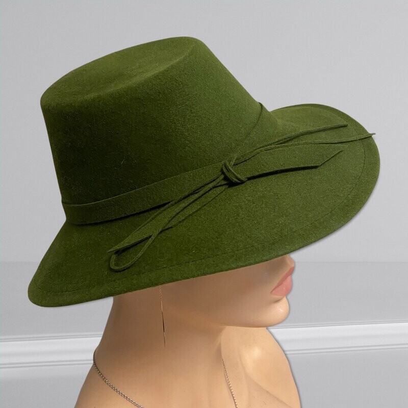 Fedora im Stile der 1940er Jahre
