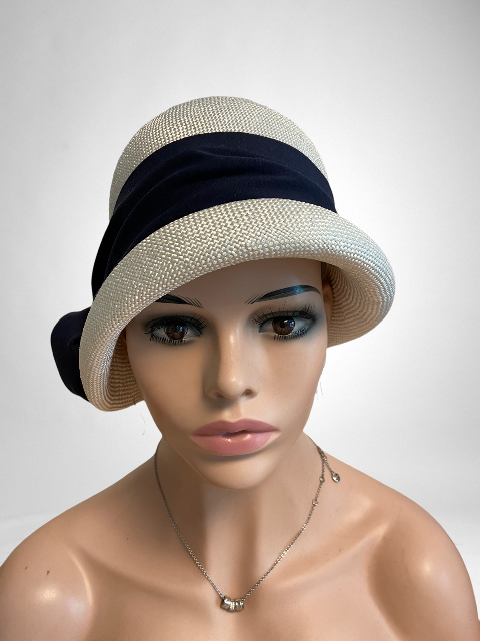 Cloche im Stile der 1920er Jahre