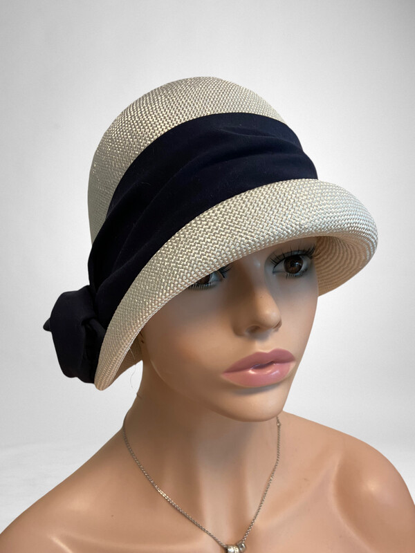 Cloche im Stile der 1920er Jahre
