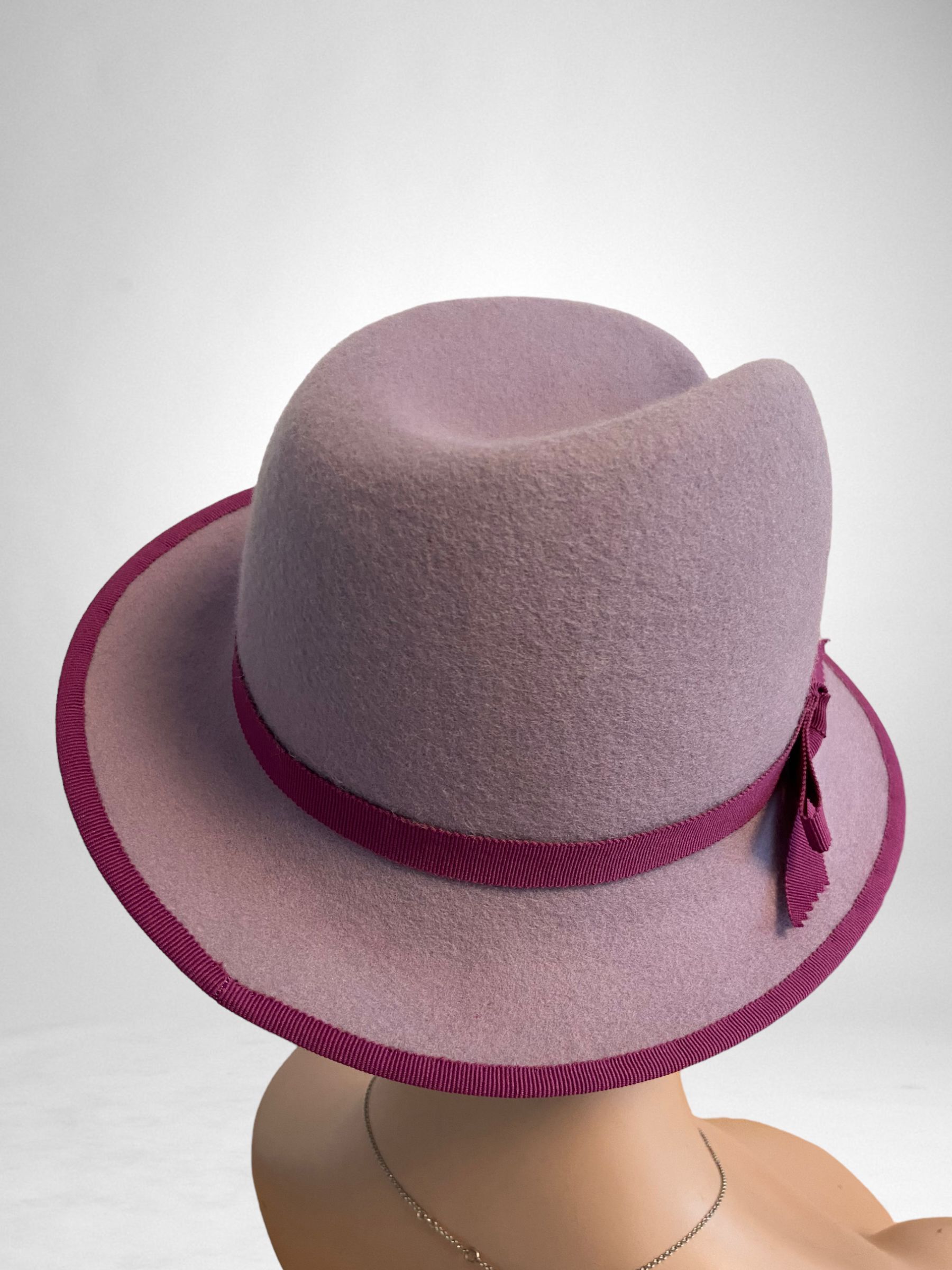 Frauenhut im Vintagestyle