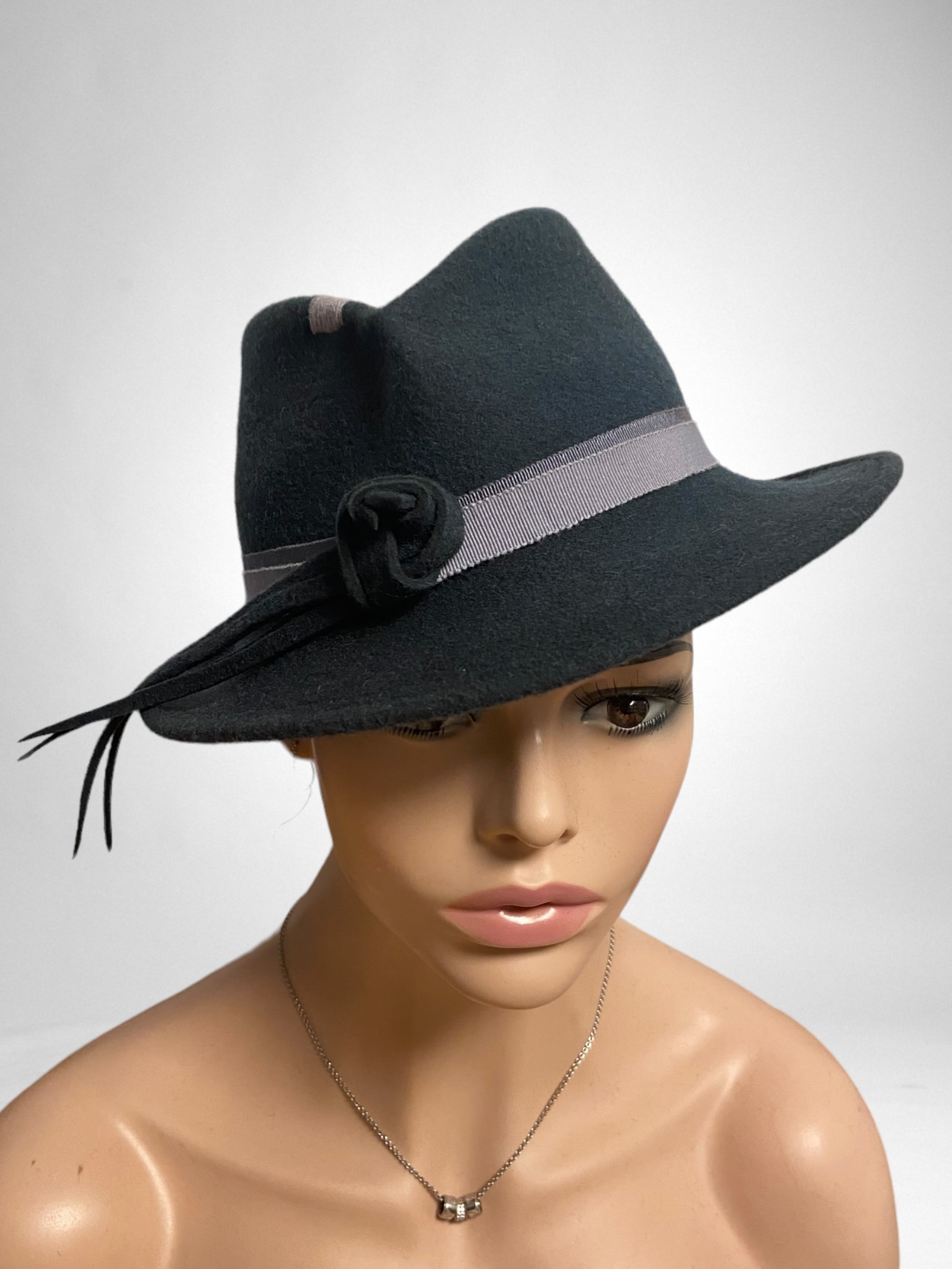 Damenhut Filzhut im Stil der 1940er Jahre