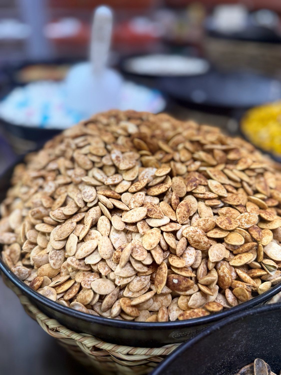Smoked white seeds. بزر أبيض مدخن