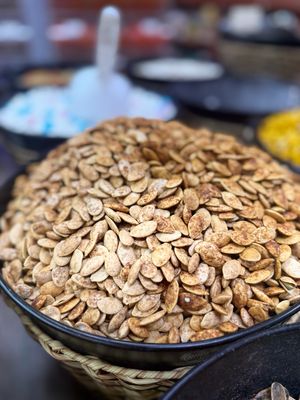 Smoked white seeds. بزر أبيض مدخن