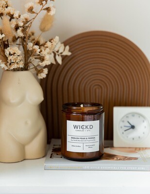 English Pear &amp; Freesia