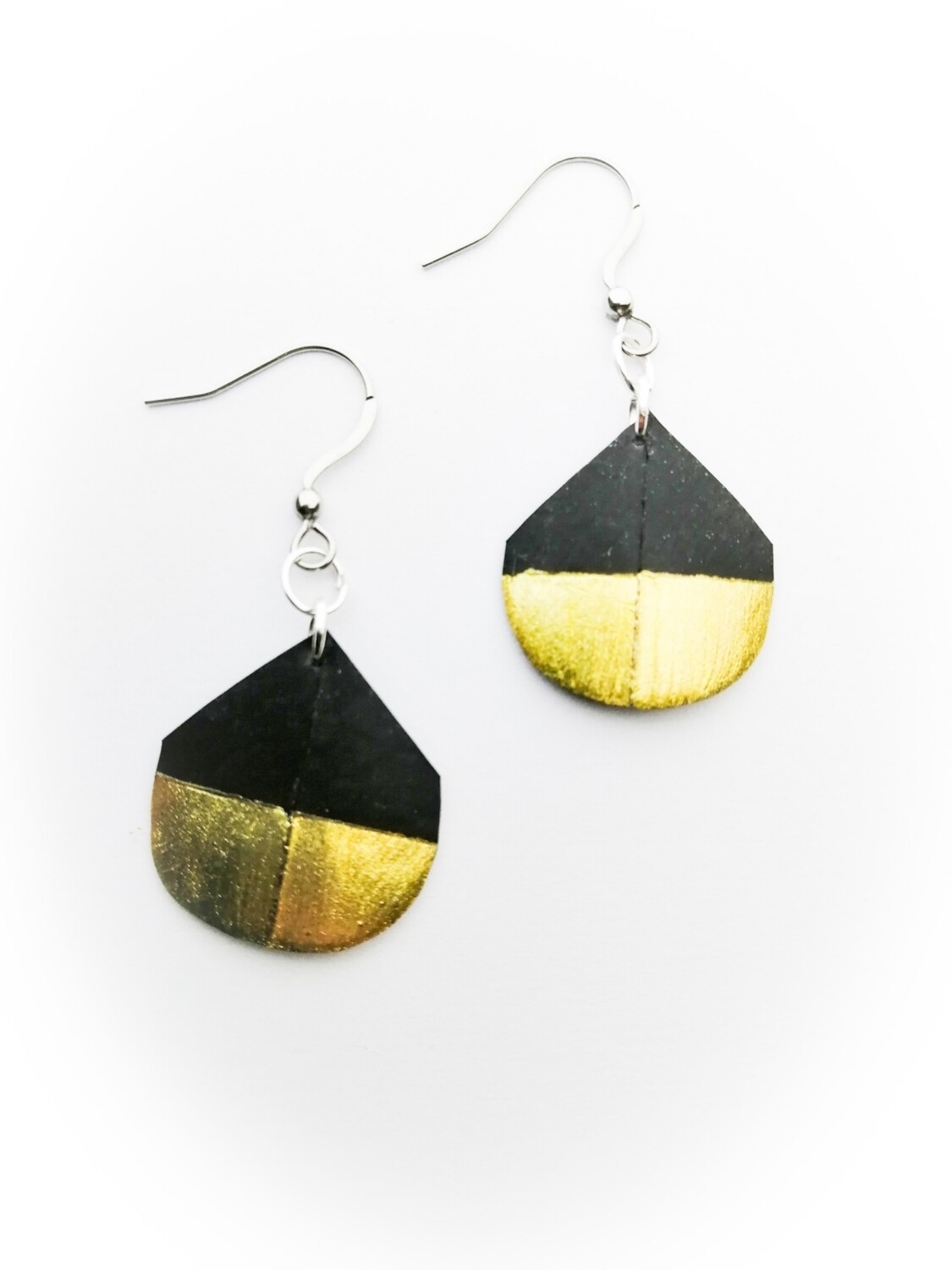Huia Poto, Tae - Colour: Koura - Gold