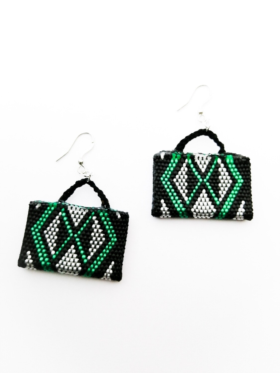 Kete Tāniko, Tae - Colour: Kākāriki - Green