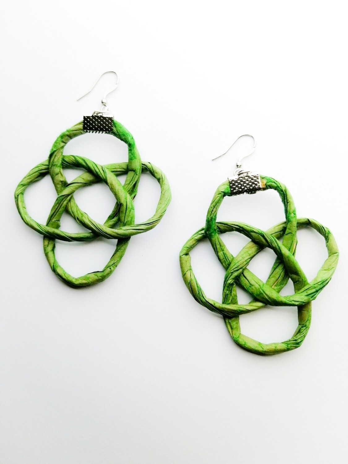 Mō Āke Tonu Atu, Tae - Colour: Kākāriki - Green