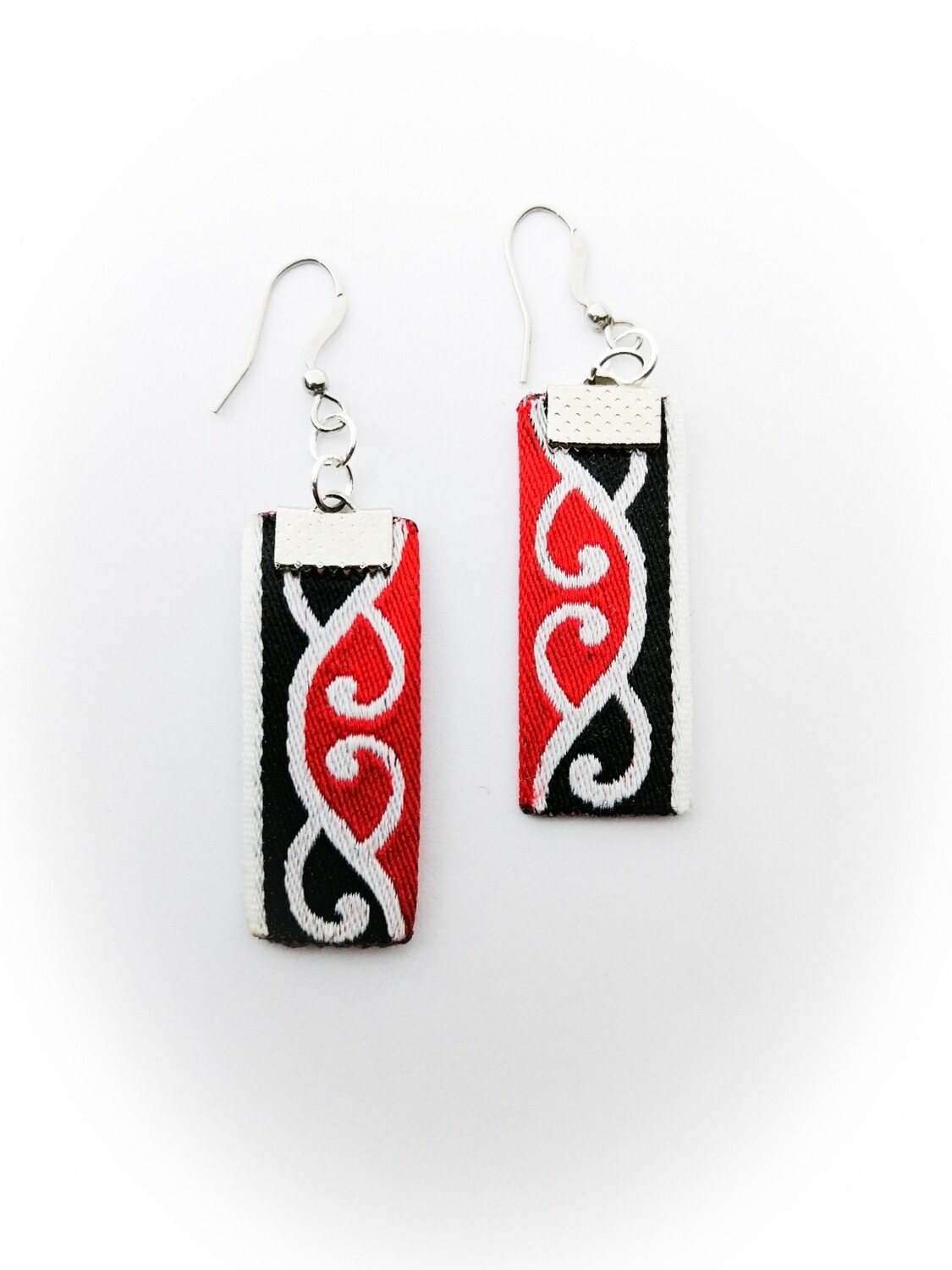 Whaea Iti, Tae - Colour: Whero - Red