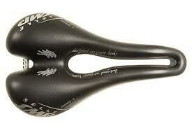 Selle SMP TRK - Large - Selle Confort Avec Découpe - Neuve