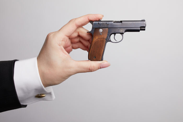 Миниатюрная модель оружия пистолет S&W (М 1:2)