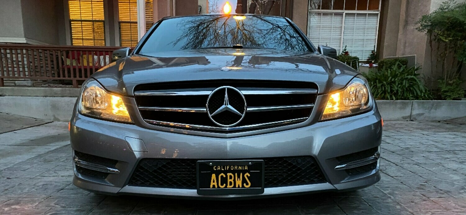 Sly Bracket for Mercedes-Benz models with mesh lower grille.