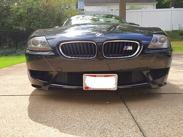 Sly Bracket for BMW models with mesh-style grille.