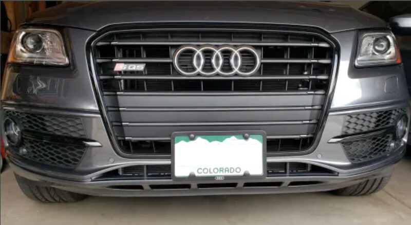 SLY BRACKET FOR AUDI WITH HORIZONTAL OR VERTICAL SLATS LOWER GRILLE