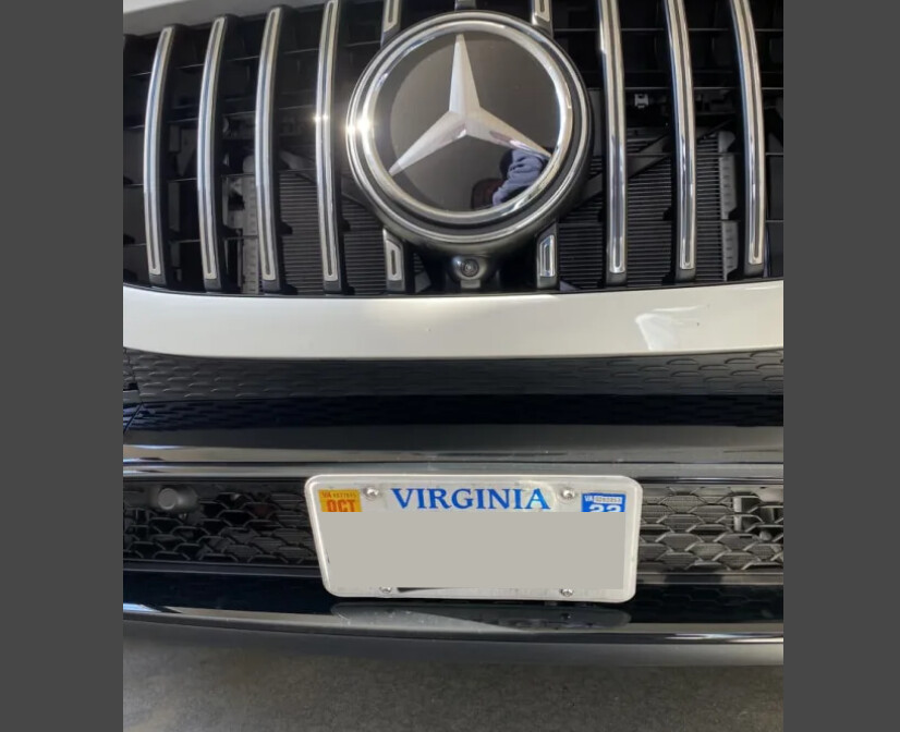 Sly Bracket for Mercedes-Benz models with mesh lower grille.