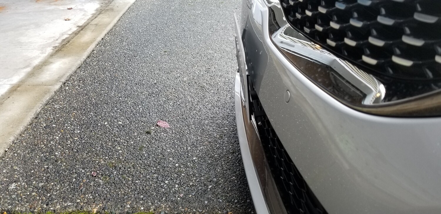 Sly Bracket for Kia Stinger GT GT2 with mesh-style lower grille.