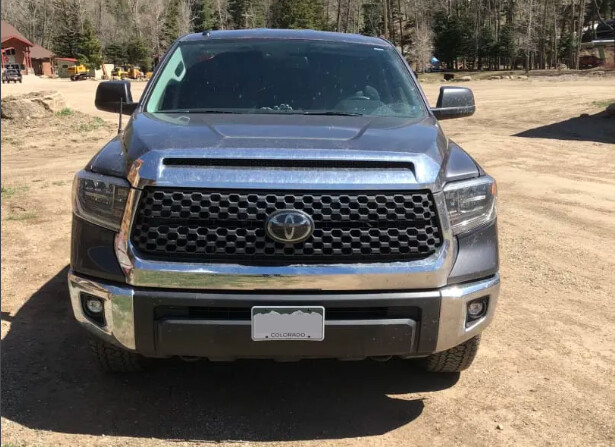 Sly Bracket fits Toyota models with horizontal slats lower grille.