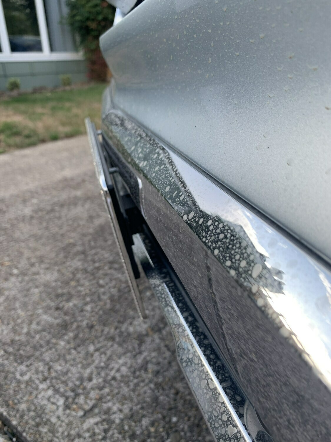 Sly Bracket fits Mercedes-Benz models with horizontal slats lower grille.