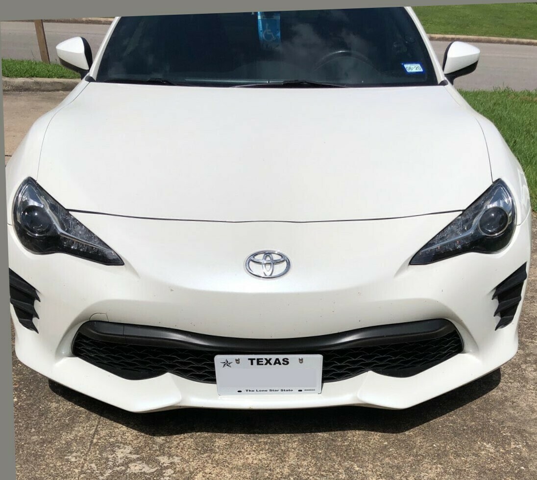Sly Bracket for Toyota models with mesh-style lower grille.