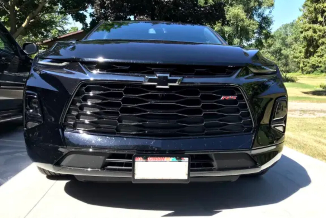Sly Bracket fits Chevrolet models with horizontal slat lower grille.