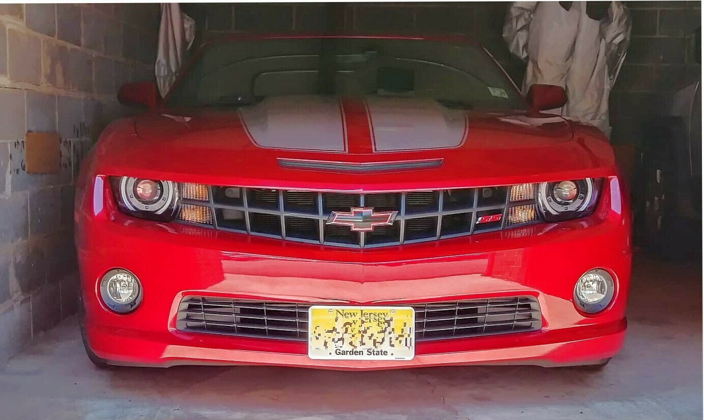Sly Bracket fits Chevrolet models with horizontal slat lower grille.