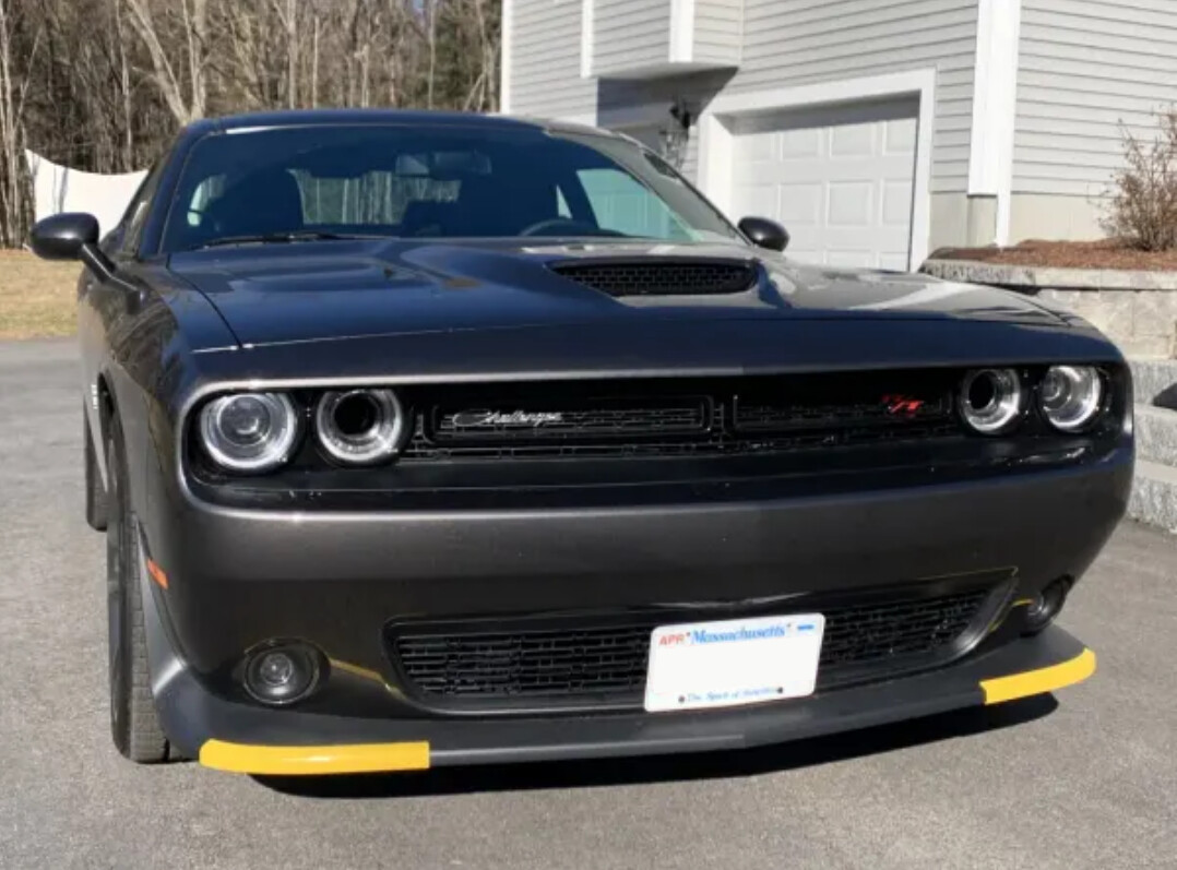 Sly Bracket for Dodge models with mesh-style lower grille.
