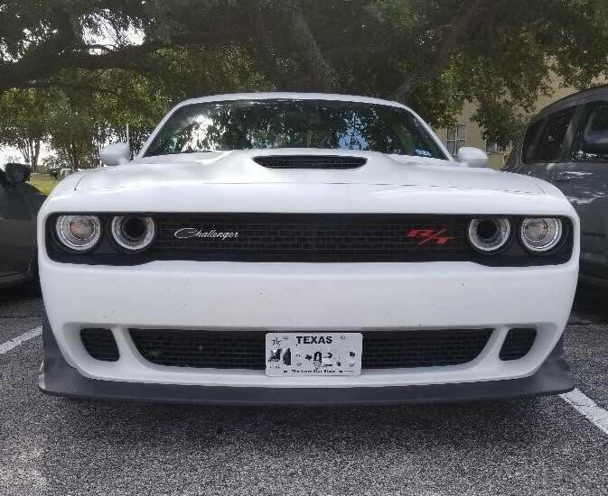 SLY BRACKET FOR DODGE MODELS WITH MESH STYLE LOWER GRILLE