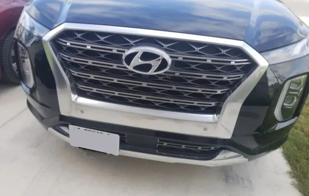 Sly Bracket for Hyundai models with mesh lower grille.