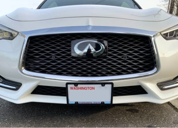 Sly Bracket for Infiniti models with mesh-style lower grille.