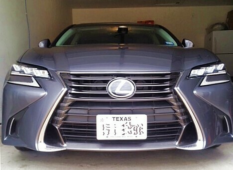 Sly Bracket fits Lexus GS 350 with horizontal slats lower grille.