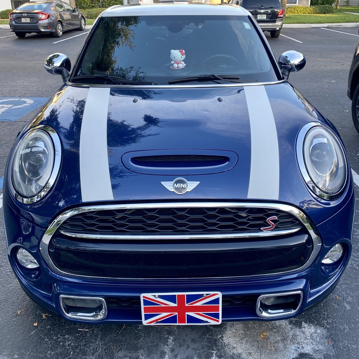 Sly Bracket fits Mini Cooper models with mesh-style lower grille.