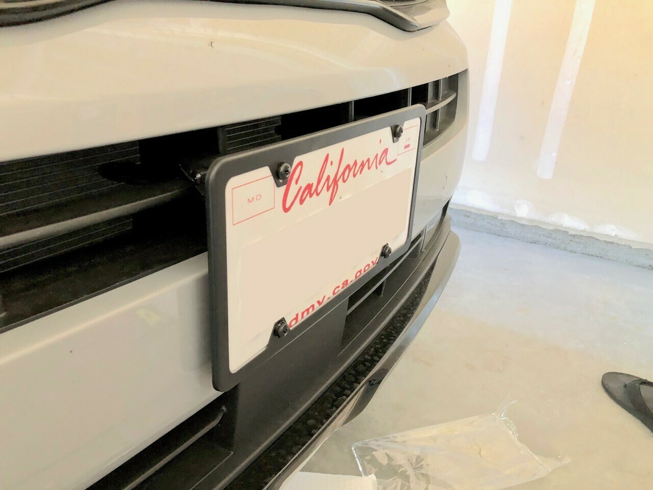 Sly Bracket fits 2020-2022 Kia Telluride with horizontal slats lower grille.