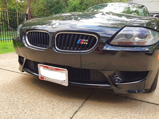 Sly Bracket for BMW models with mesh-style grille.