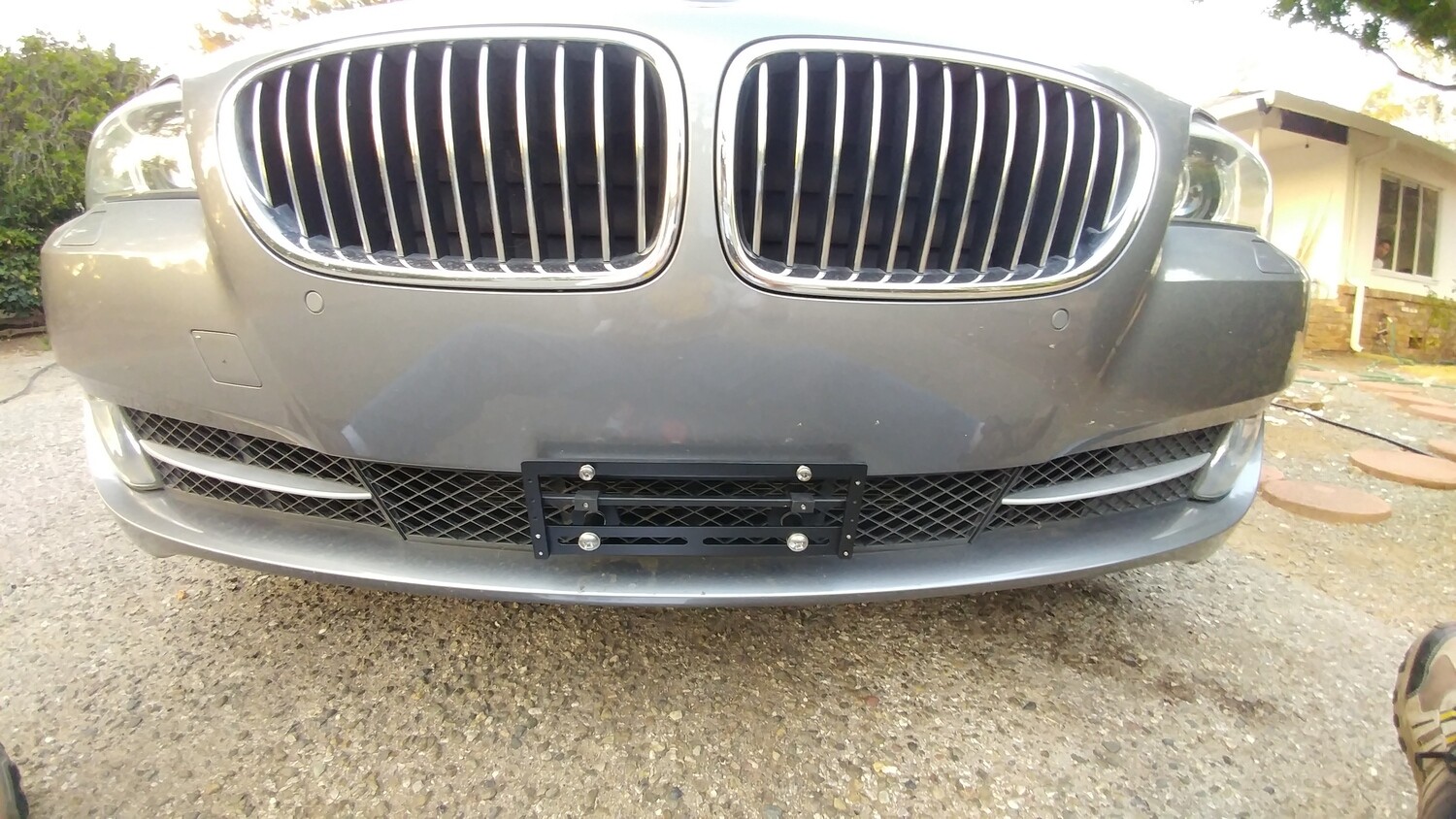 Sly Bracket for BMW models with mesh-style grille.