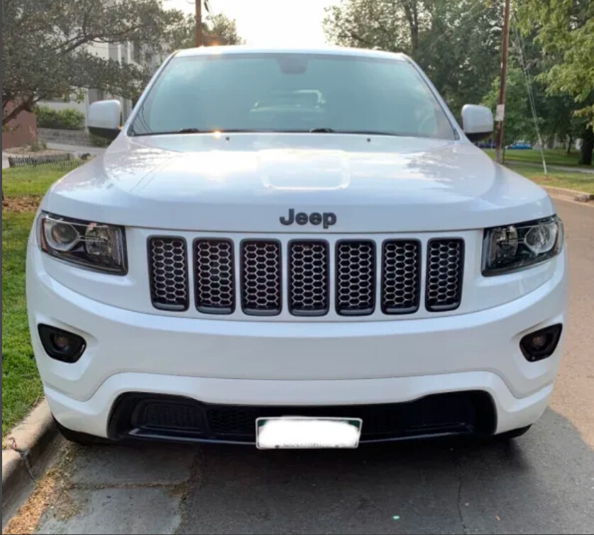 Sly Bracket for Jeep models with mesh-style lower grille.