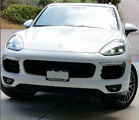 Sly Bracket fits Porsche models with horizontal slats grille, applicable to both upper and lower grilles.