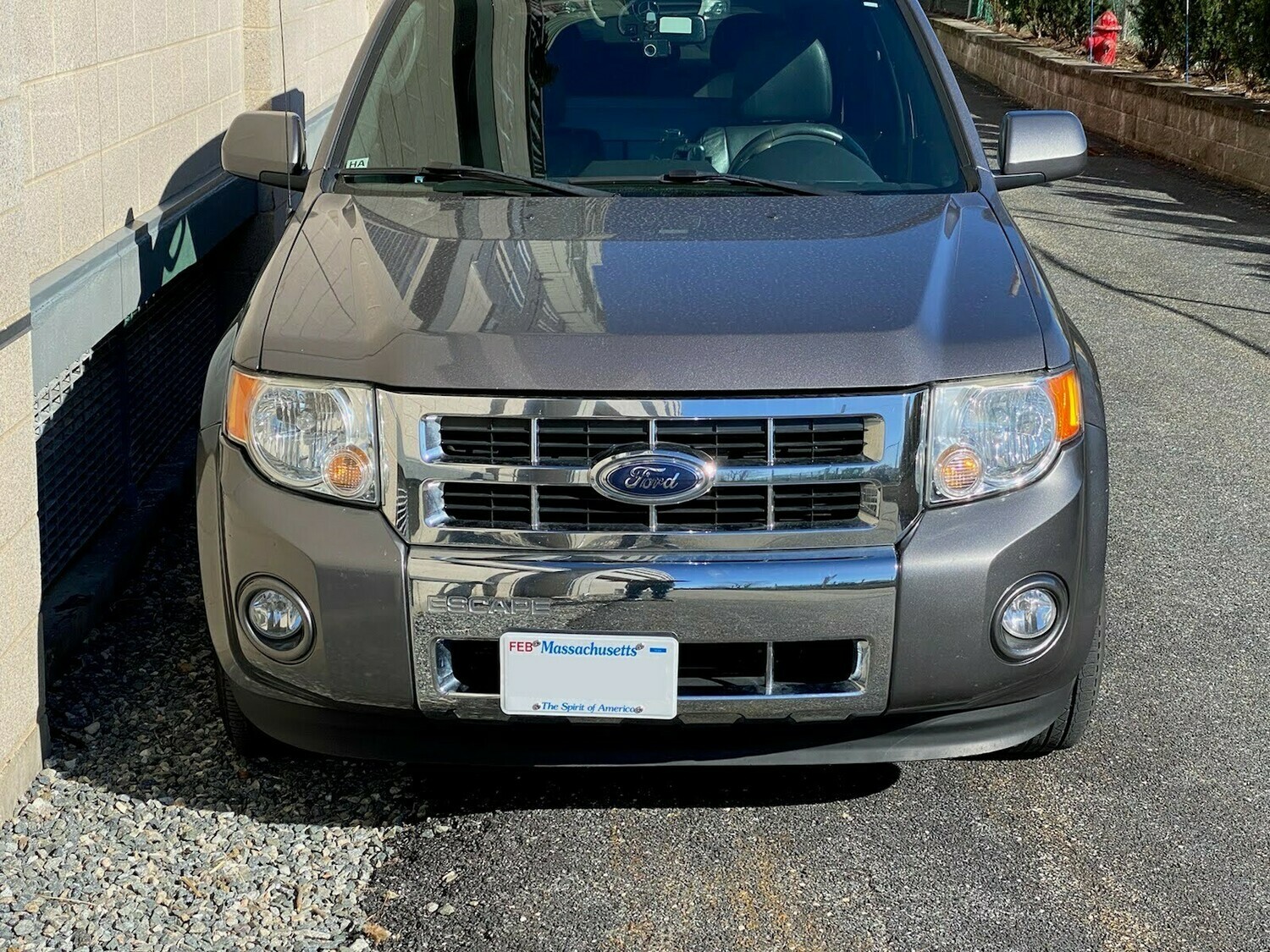 SLY BRACKET FITS FORD MODELS WITH HORIZONTAL SLAT LOWER GRILLE