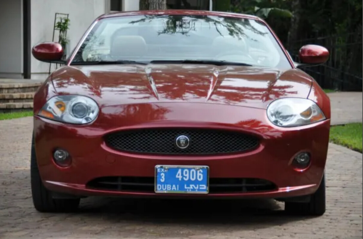 Sly Bracket fits Jaguar models with horizontal slats lower grille.