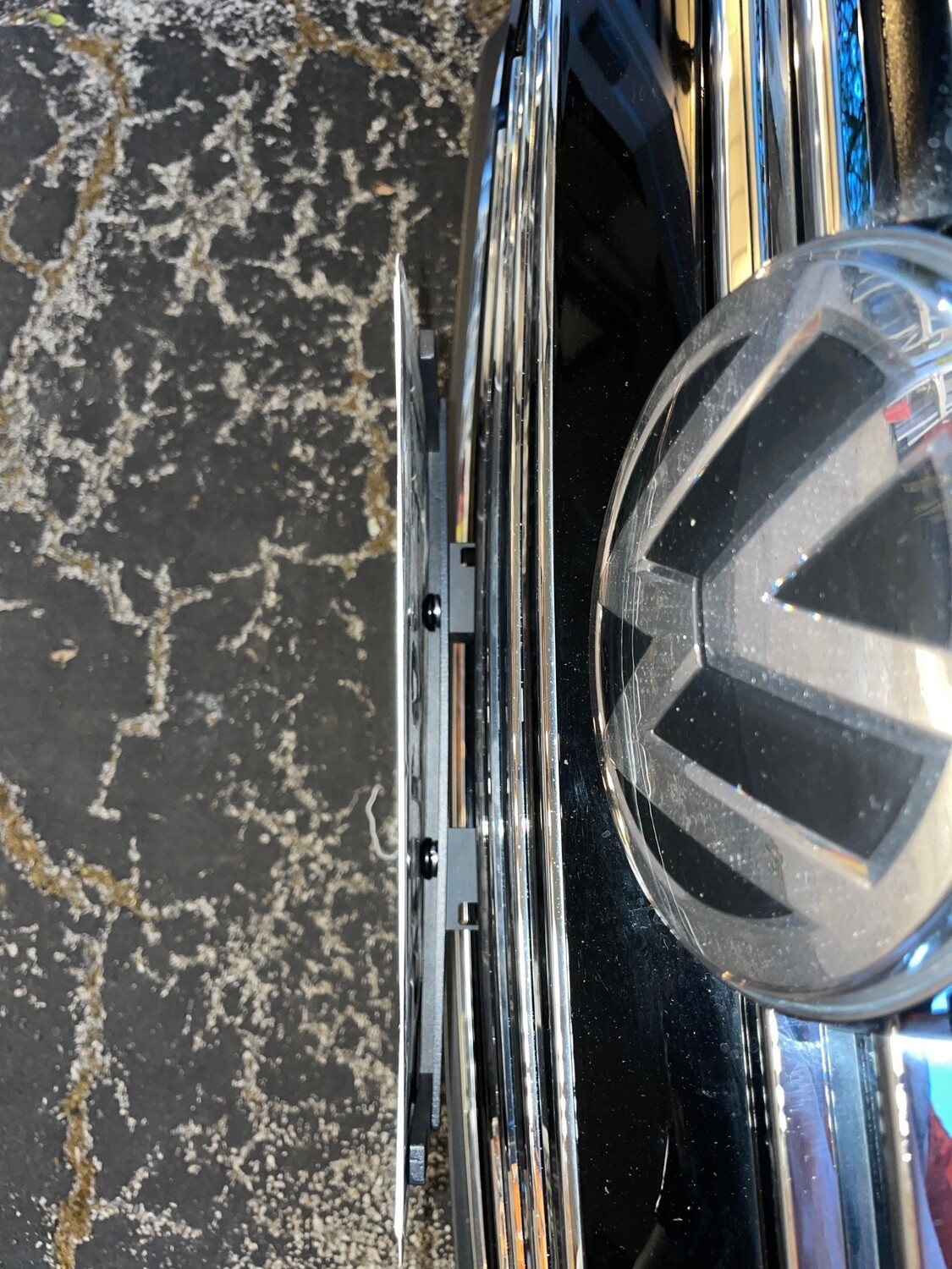 Sly Bracket fits Volkswagen models with horizontal or vertical slats lower grille.