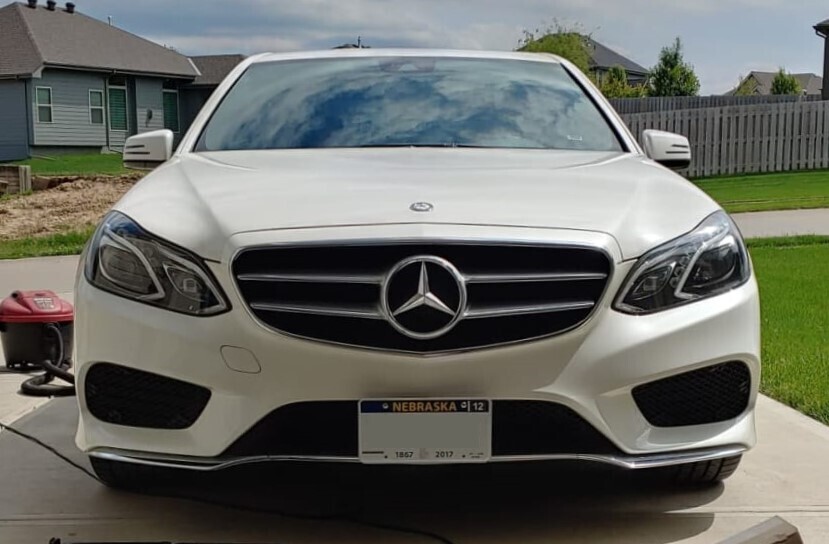 Sly Bracket for Mercedes-Benz models with mesh lower grille.