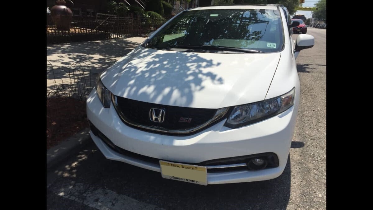 SLY BRACKET FITS HONDA MODELS WITH HORIZONTAL SLAT LOWER GRILLE