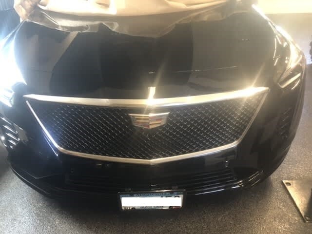Sly Bracket for Cadillac CT6 with horizontal slat lower grille