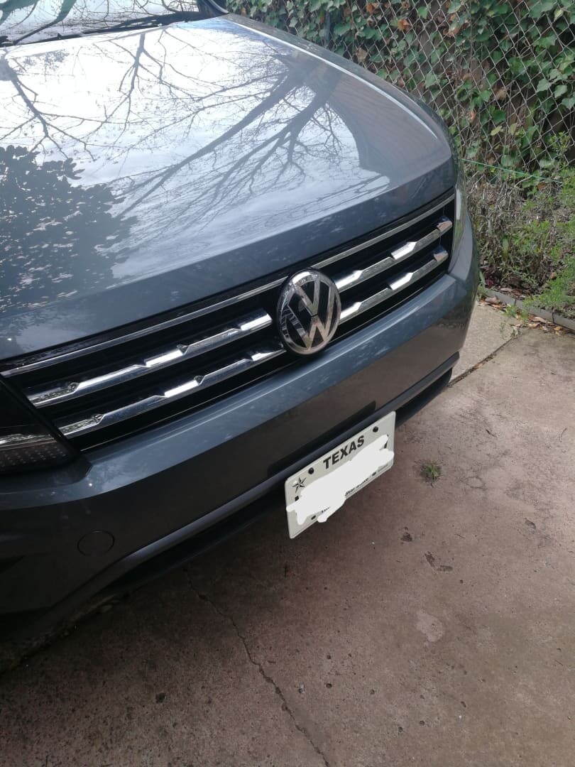 SLY BRACKET FITS VOLKSWAGEN MODELS WITH HORIZONTAL OR VERTICAL SLATS LOWER GRILLE