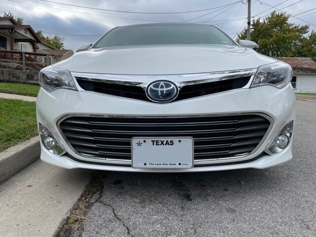 Sly Bracket fits Toyota models with horizontal slats lower grille.