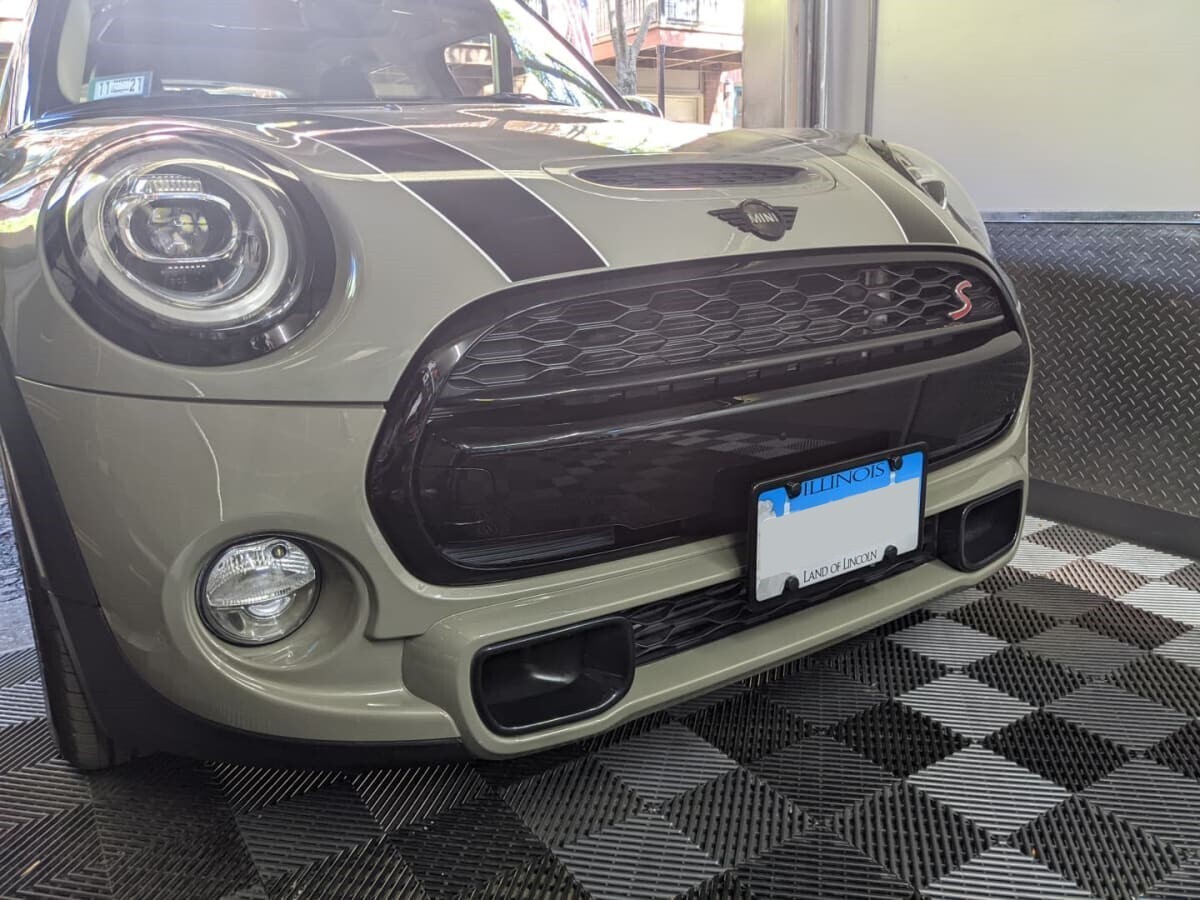 Sly Bracket fits Mini Cooper models with horizontal or vertical slat(s) lower grille.